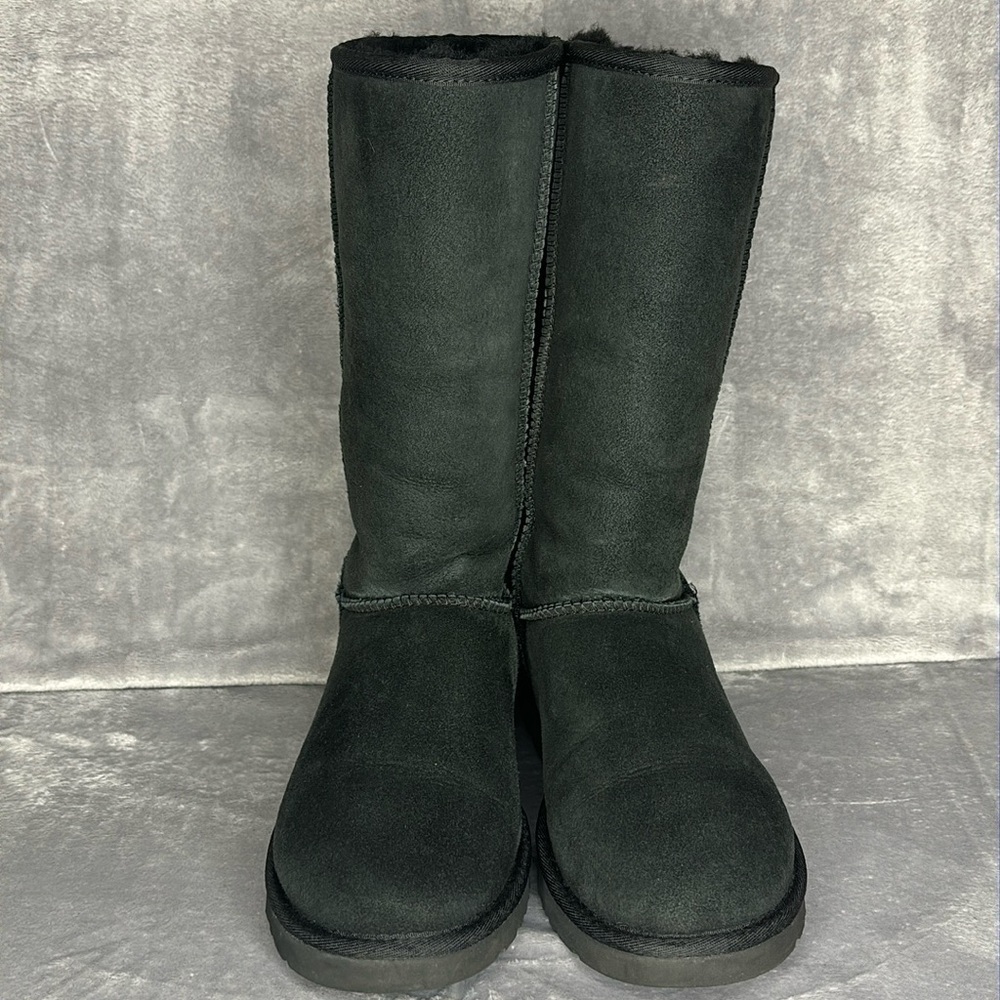 UGG Classic Tall II Boots Black Size 7 Sheepskin Winter Boots
